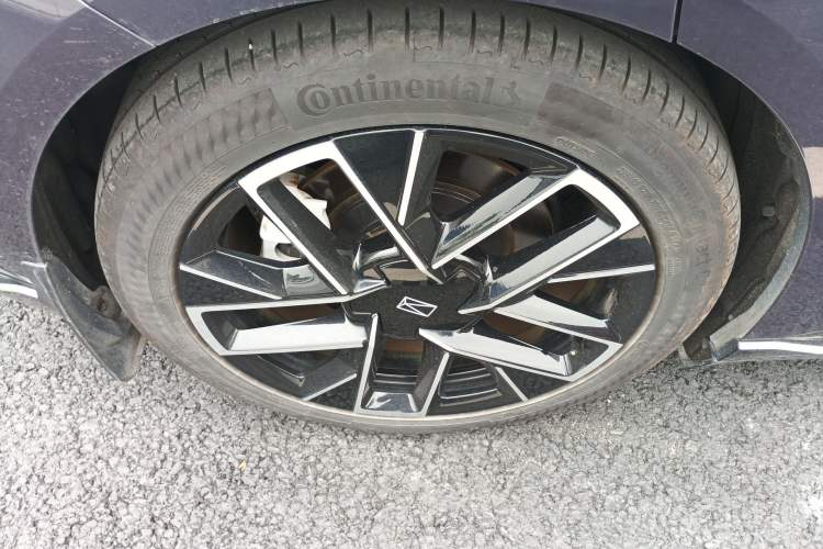 Used Avatr 06 2025 Ultra Pure Electric Edition Exterior 5