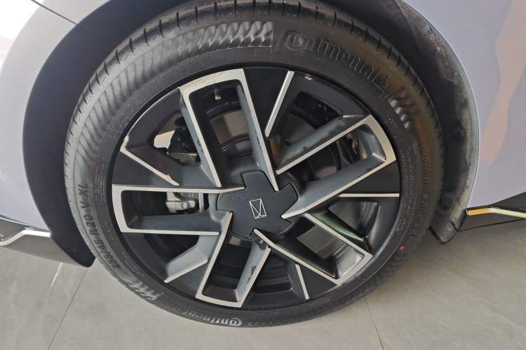 Used Avatr 06 2025 Pro Range-Extended Edition Exterior 5