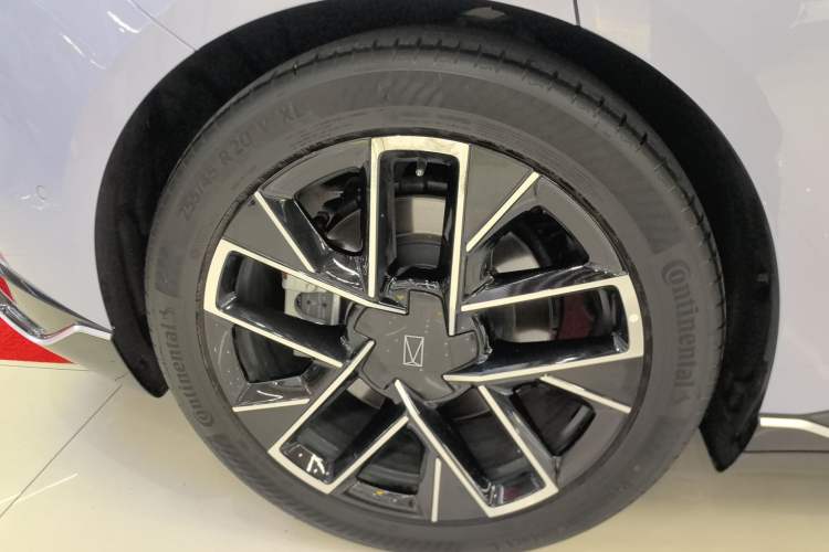 Used Avatr 06 2025 Pro Range-Extended Edition Exterior 5