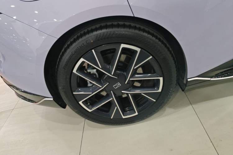 Used Avatr 06 2025 Pro Range-Extended Edition Exterior 5
