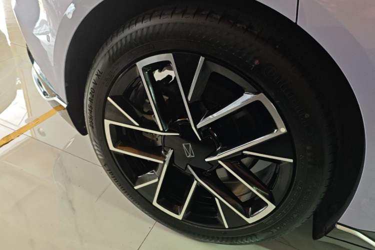 Used Avatr 06 2025 Pro Range-Extended Edition Exterior 5