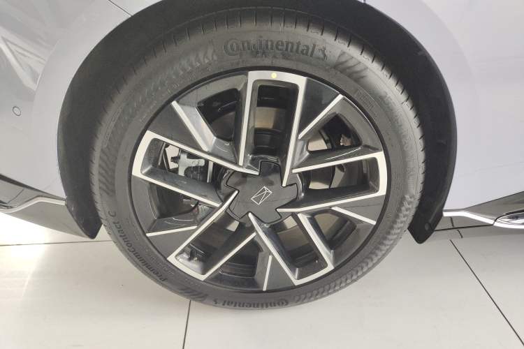 Used Avatr 06 2025 Pro Range-Extended Edition Exterior 5