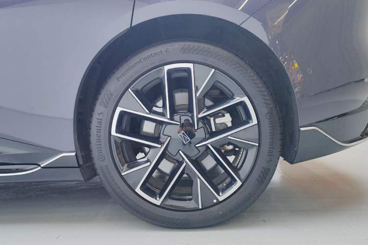 Used Avatr 06 2025 Ultra Pure Electric Edition Exterior 6