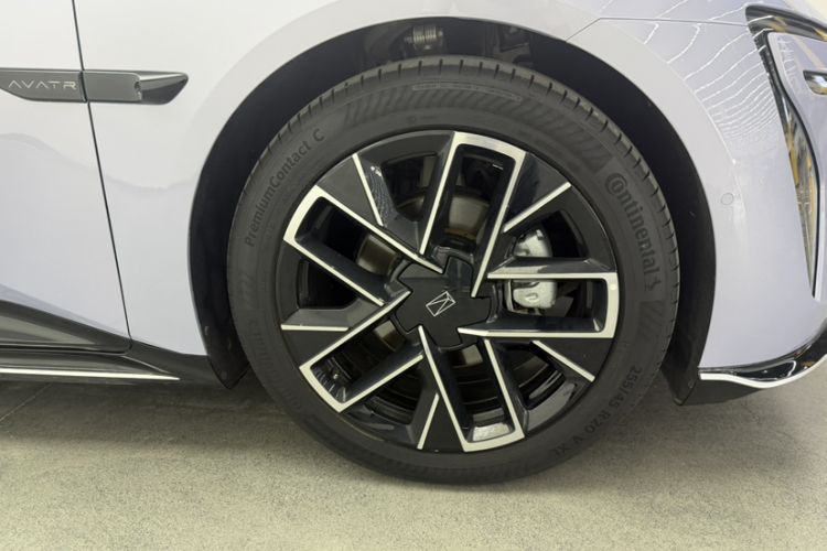 Used Avatr 06 2025 Pro Range-Extended Edition Exterior 7