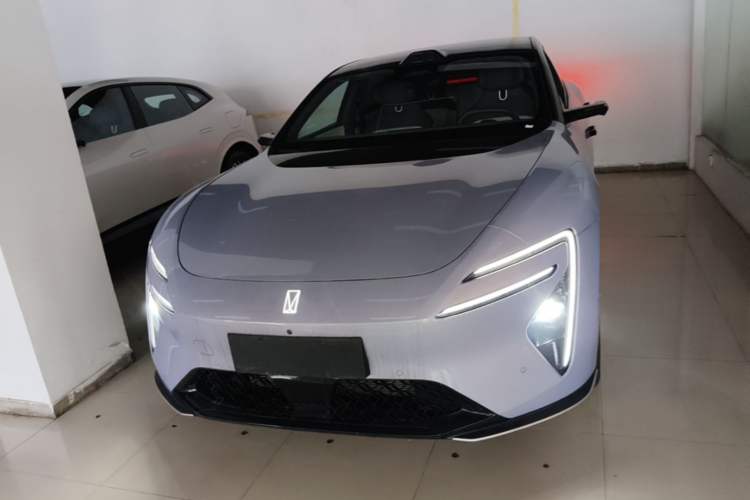 Used Avatr 06  Front