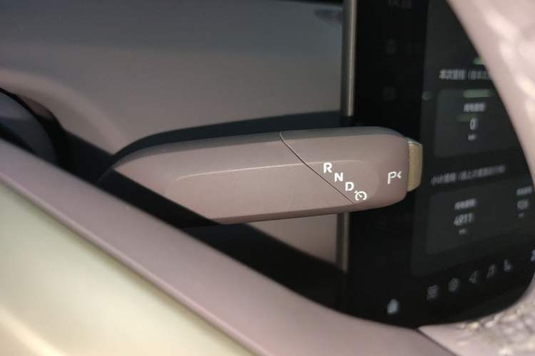 Used Avatr 06 2025 Pro Range-Extended Edition Gear Lever