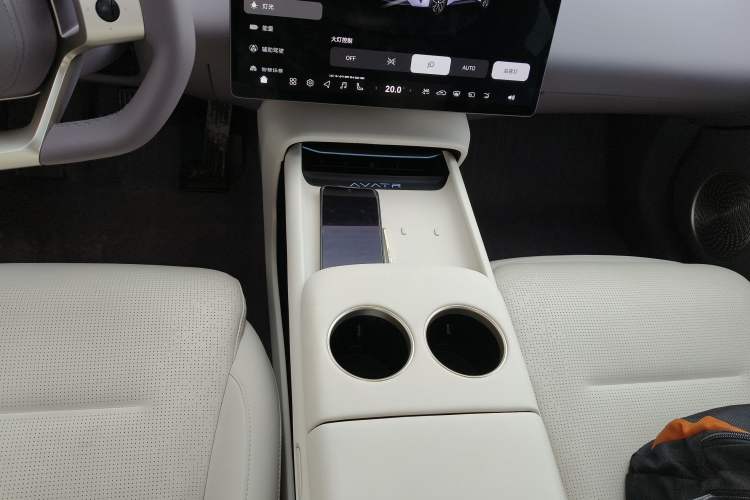 Used Avatr 06 2025 Pro Range-Extended Edition Gear Lever