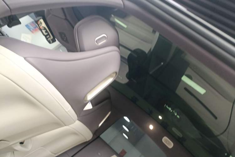 Used Avatr 06 2025 Pro Range-Extended Edition Headliner