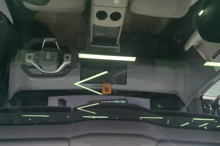 Used Avatr 06 2025 Ultra Pure Electric Edition Headliner