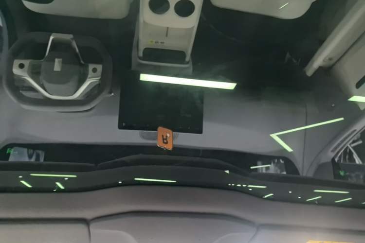Used Avatr 06 2025 Max Extended-Range Edition Headliner