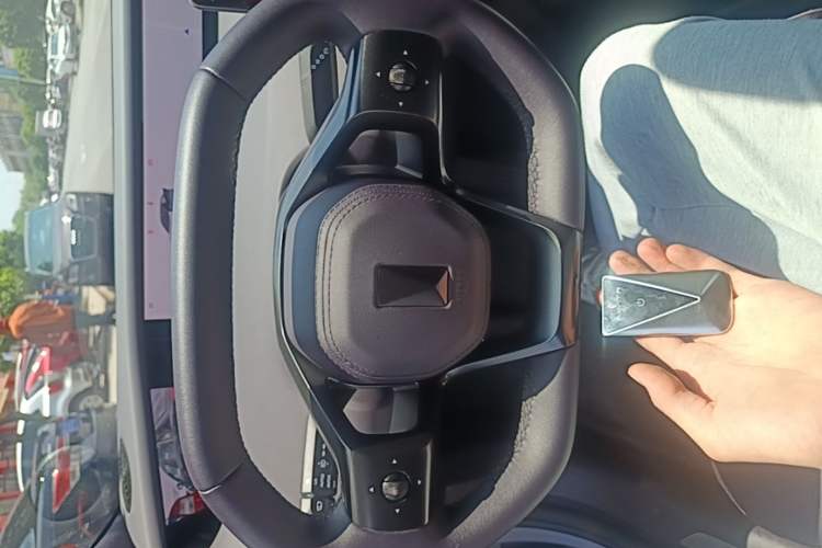 Used Avatr 06 2025 Ultra Pure Electric Edition Interior 1