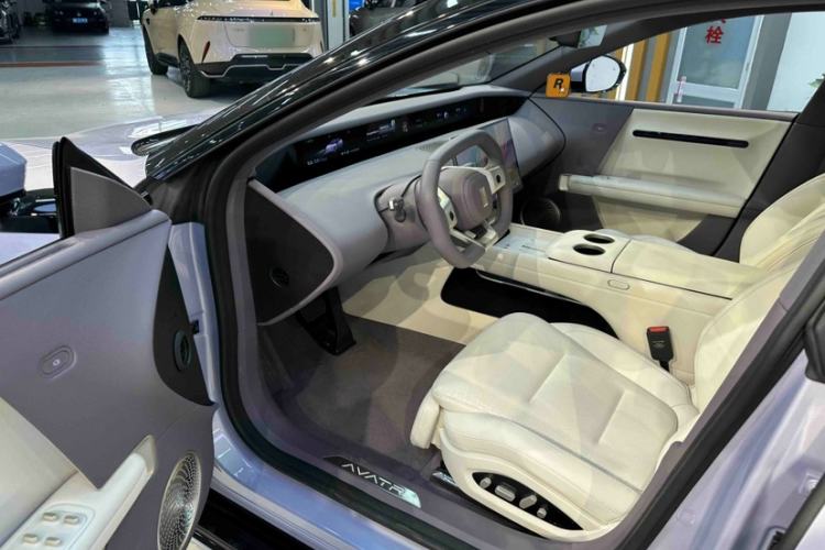 Used Avatr 06 2025 Pro Range-Extended Edition Interior 2