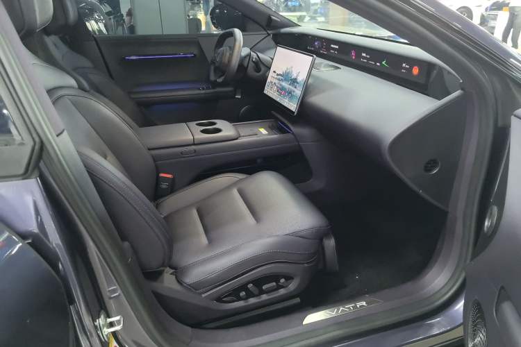 Used Avatr 06 2025 Ultra Pure Electric Edition Interior 2