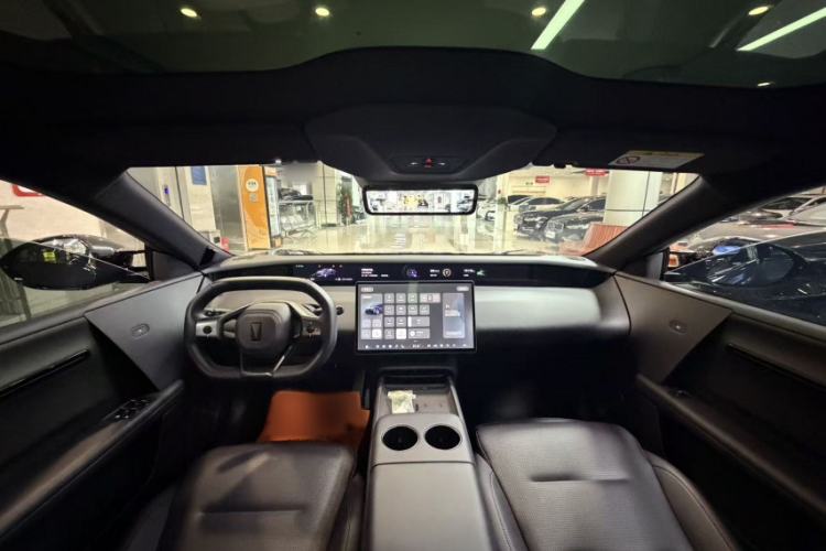 Used Avatr 06 2025 Ultra Pure Electric Edition Interior 3