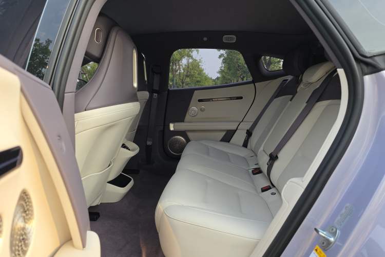Used Avatr 06 2025 Pro Range-Extended Edition Interior 3