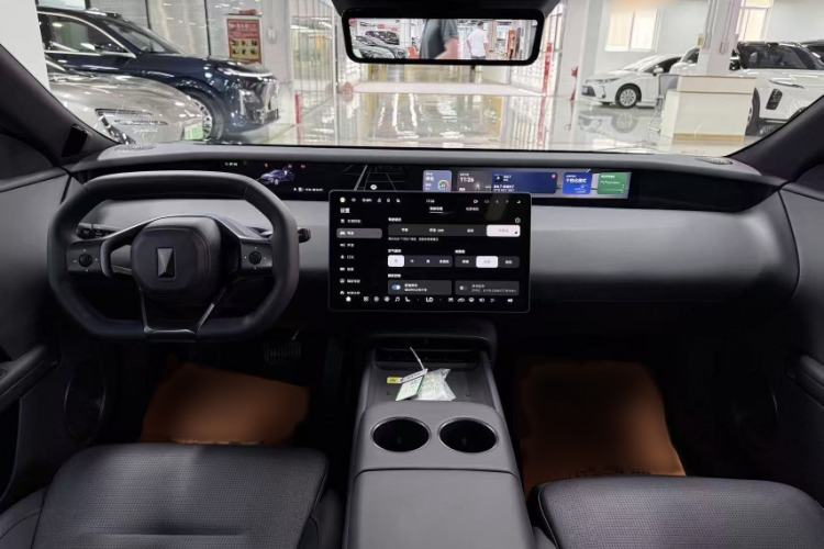 Used Avatr 06 2025 Ultra Pure Electric Edition Interior 3