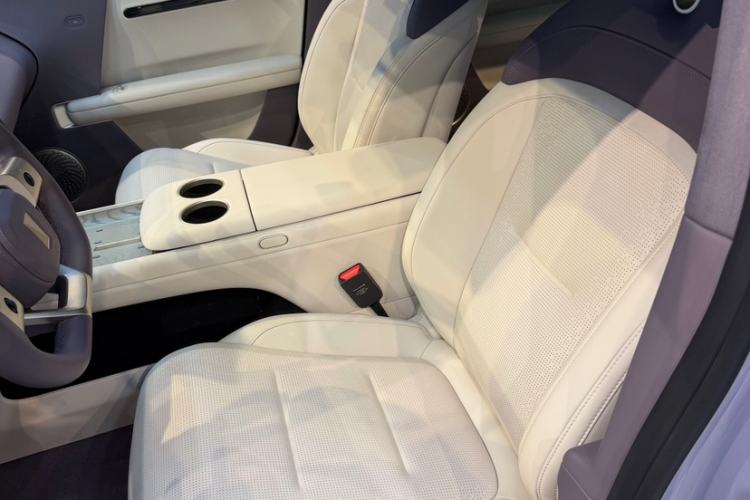 Used Avatr 06 2025 Ultra Pure Electric Edition Interior 3