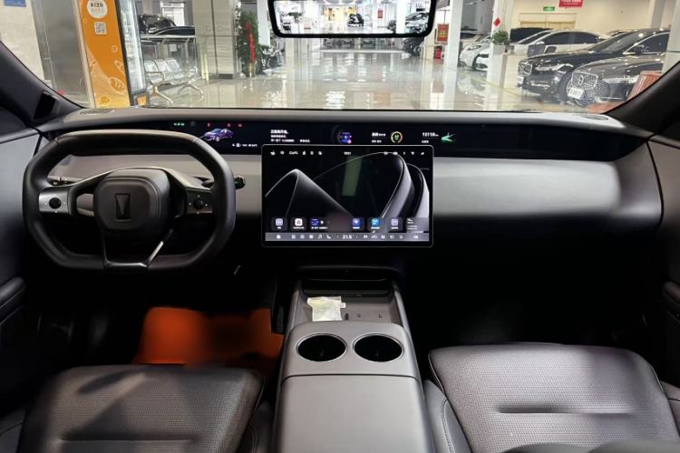 Used Avatr 06 2025 Ultra Pure Electric Edition Interior 4