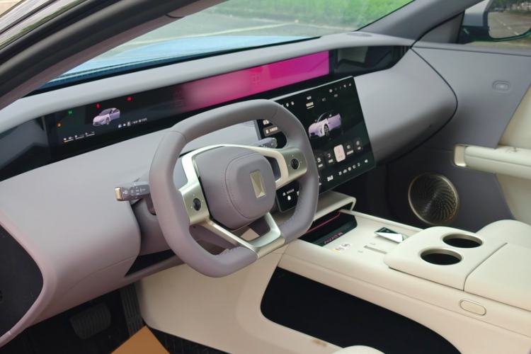 Used Avatr 06 2025 Pro Range-Extended Edition Interior 4