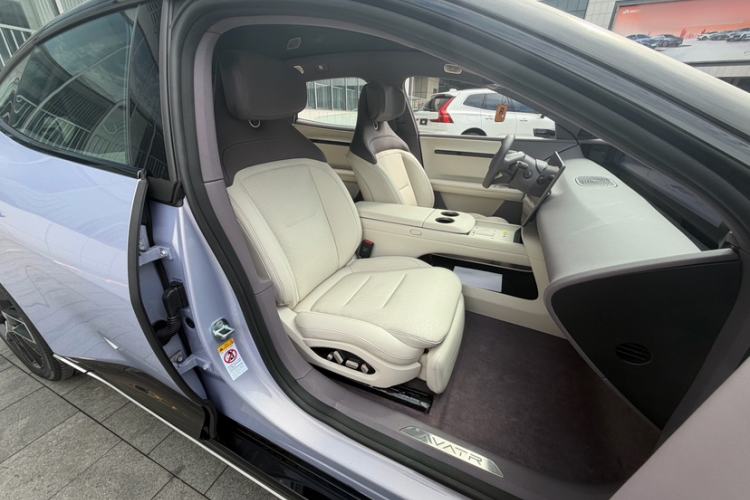 Used Avatr 06 2025 Max Extended-Range Edition Interior 4
