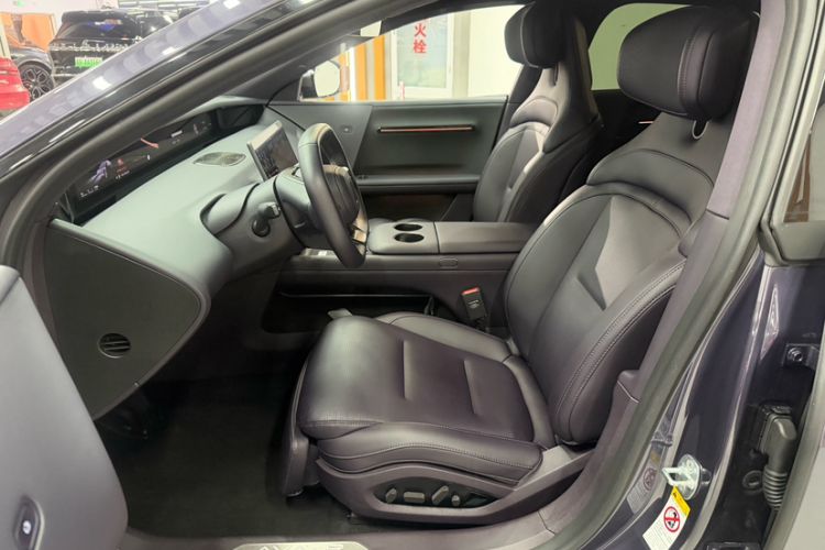 Used Avatr 06 2025 Ultra Pure Electric Edition Interior 5