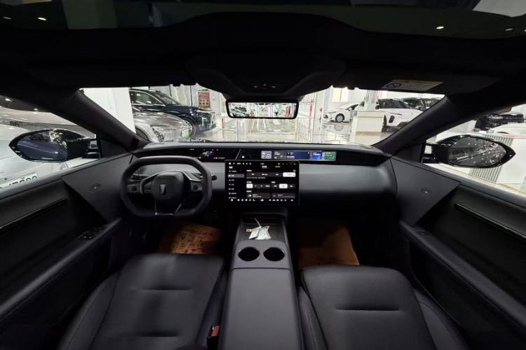 Used Avatr 06 2025 Ultra Pure Electric Edition Interior 5