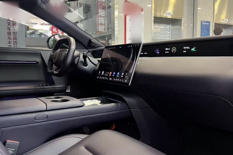 Used Avatr 06 2025 Ultra Pure Electric Edition Interior 6