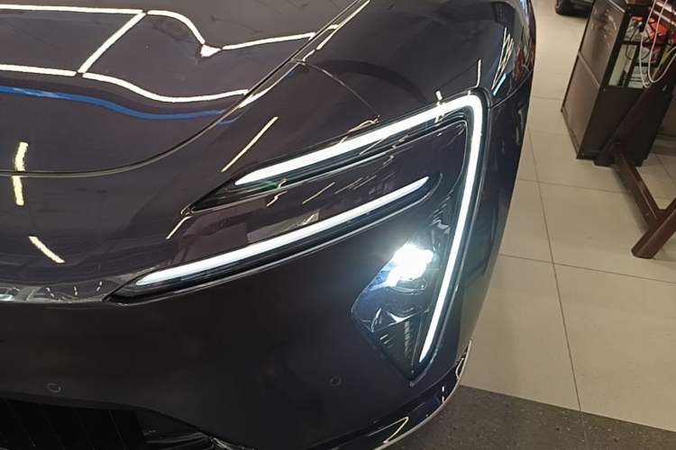 Used Avatr 06 2025 Ultra Pure Electric Edition Left Front Headlight
