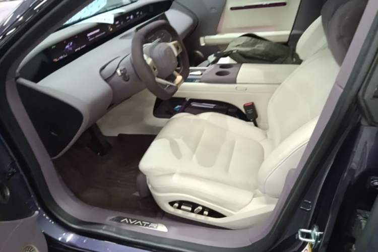 Used Avatr 06 2025 Pro Range-Extended Edition Left Front Seat