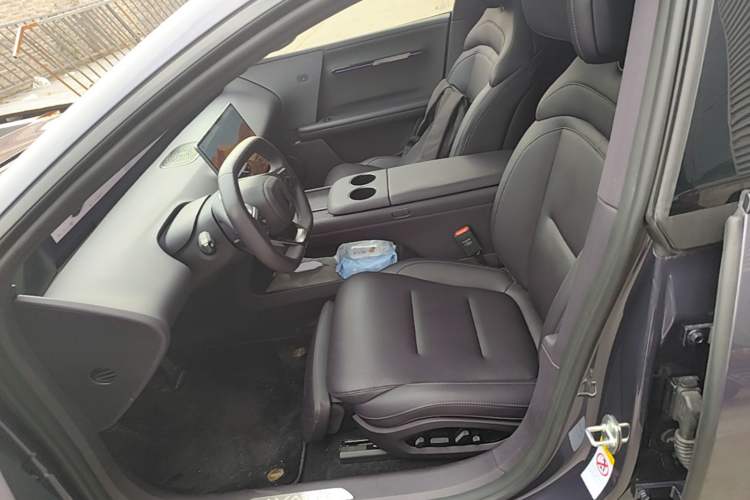 Used Avatr 06 2025 Ultra Pure Electric Edition Left Front Seat