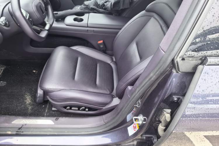 Used Avatr 06 2025 Ultra Pure Electric Edition Left Front Seat