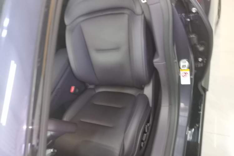 Used Avatr 06 2025 Ultra Pure Electric Edition Left Front Seat