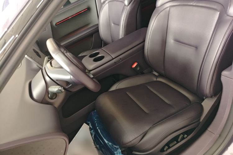 Used Avatr 06 2025 Ultra Pure Electric Edition Left Front Seat