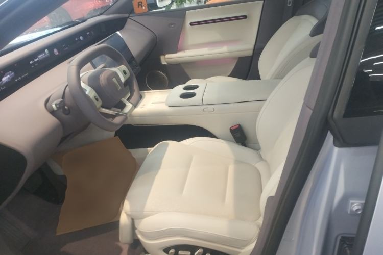 Used Avatr 06 2025 Pro Range-Extended Edition Left Front Seat