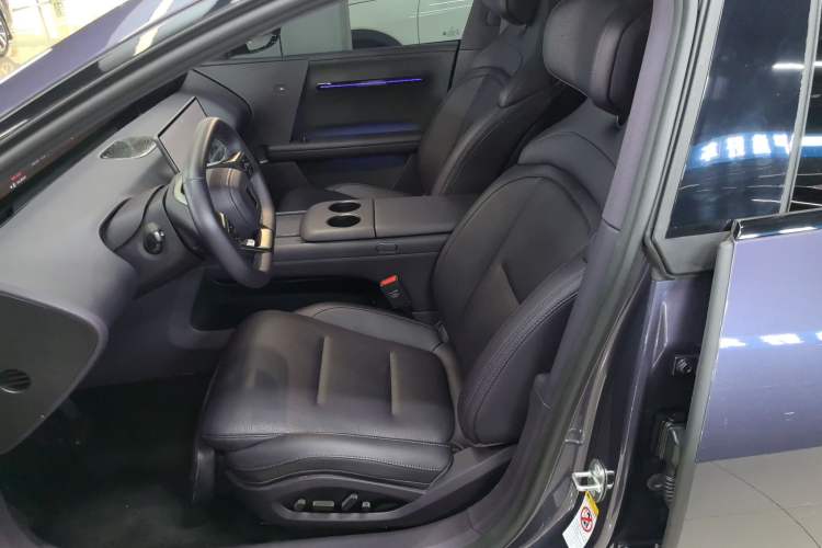 Used Avatr 06 2025 Ultra Pure Electric Edition Left Front Seat