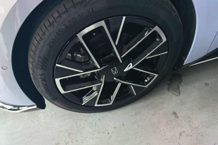 Used Avatr 06 2025 Pro Range-Extended Edition Left Front Wheel Hub