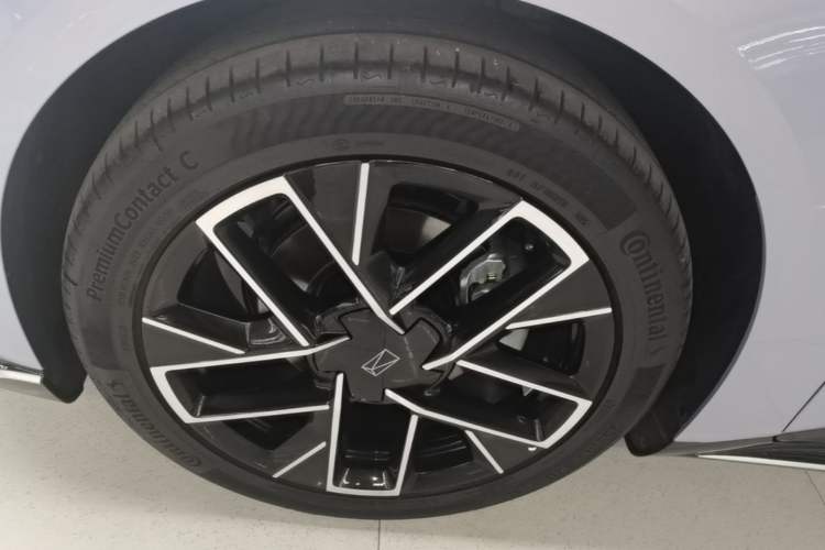 Used Avatr 06 2025 Max All-Electric Version Left Front Wheel Hub