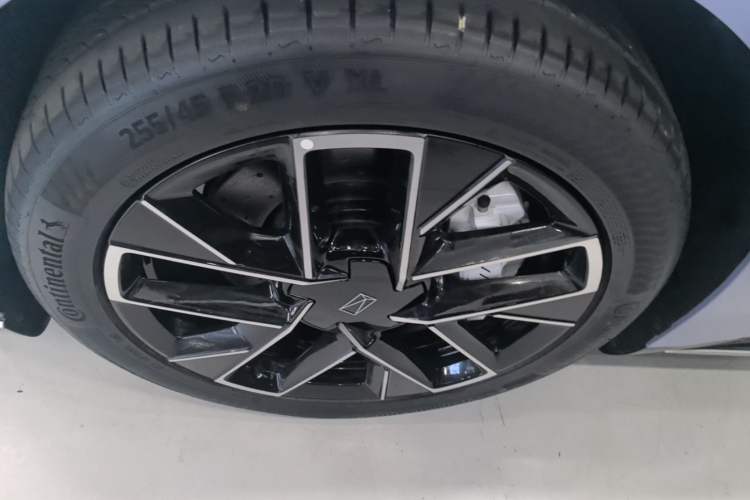 Used Avatr 06 2025 Ultra Pure Electric Edition Left Front Wheel Hub
