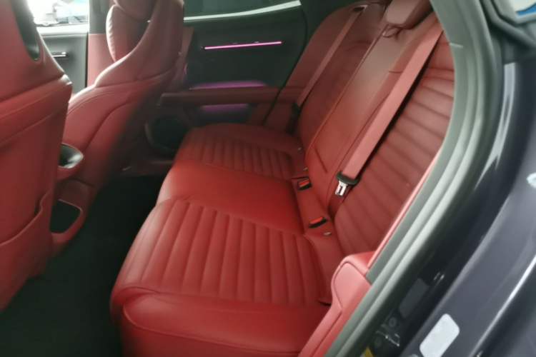 Used Avatr 06 2025 Ultra Pure Electric Edition Left Rear Seat