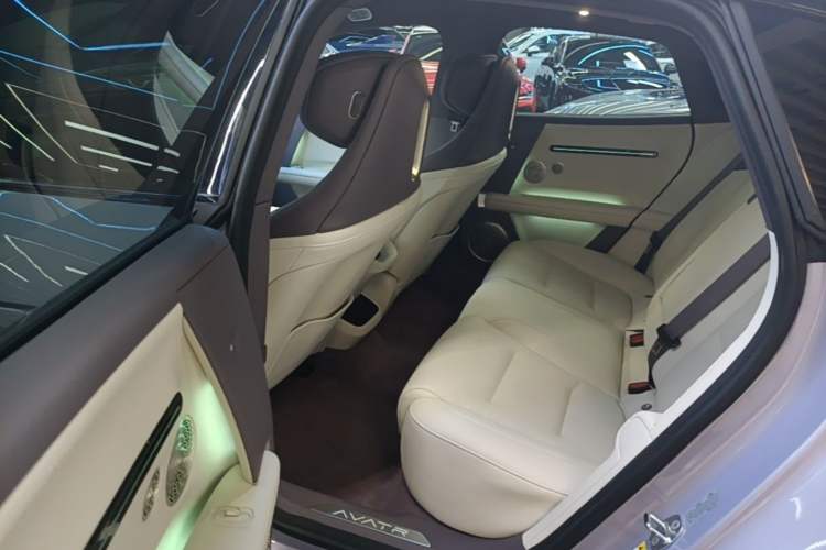 Used Avatr 06  Left Rear Seat