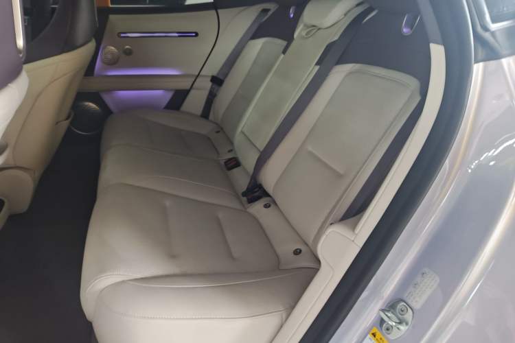 Used Avatr 06 2025 Pro Range-Extended Edition Left Rear Seat