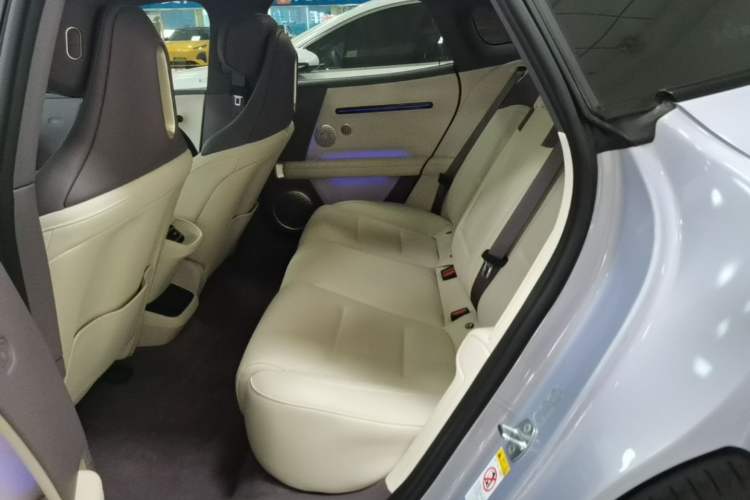 Used Avatr 06 2025 Pro Range-Extended Edition Left Rear Seat