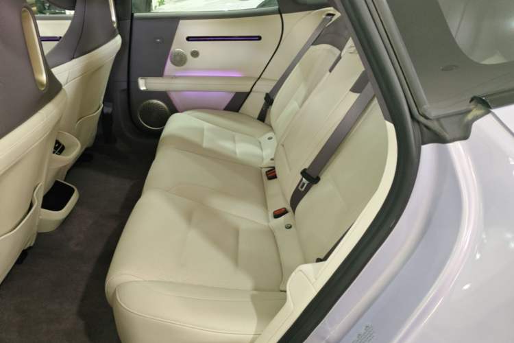 Used Avatr 06 2025 Pro Range-Extended Edition Left Rear Seat