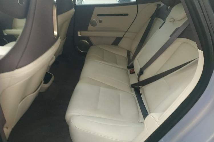 Used Avatr 06 2025 Pro Range-Extended Edition Left Rear Seat