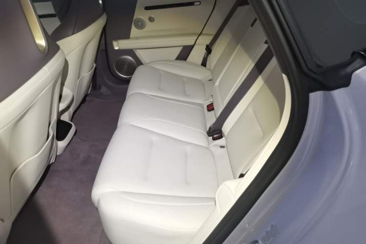 Used Avatr 06 2025 Max All-Electric Version Left Rear Seat