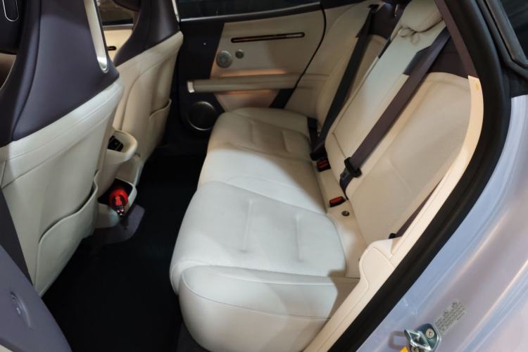 Used Avatr 06 2025 Pro Range-Extended Edition Left Rear Seat