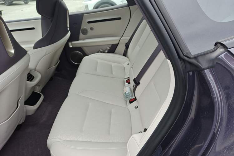 Used Avatr 06 2025 Pro Range-Extended Edition Left Rear Seat