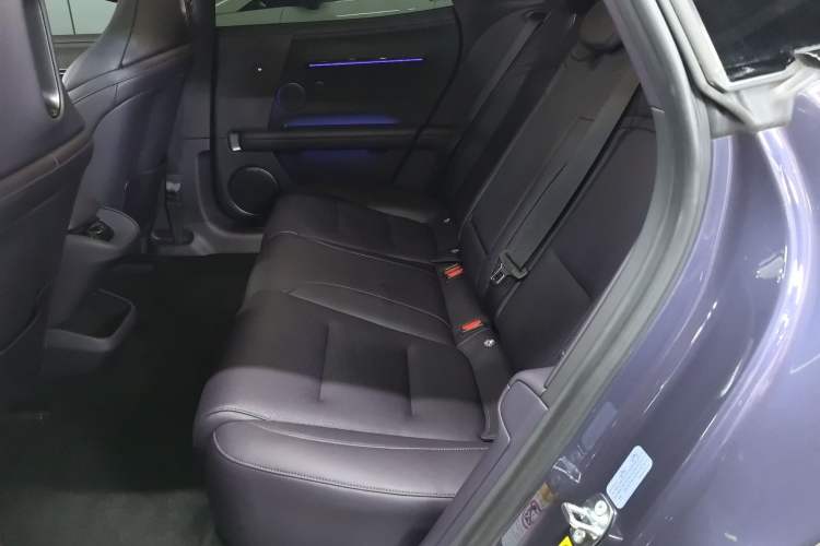 Used Avatr 06 2025 Ultra Pure Electric Edition Left Rear Seat