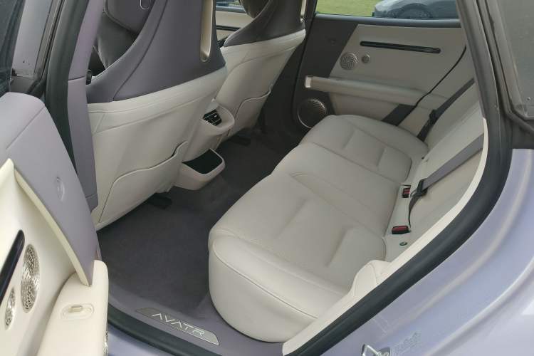 Used Avatr 06 2025 Pro Range-Extended Edition Left Rear Seat