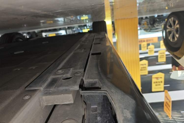 Used Avatr 06 2025 Ultra Pure Electric Edition Left Side Sill